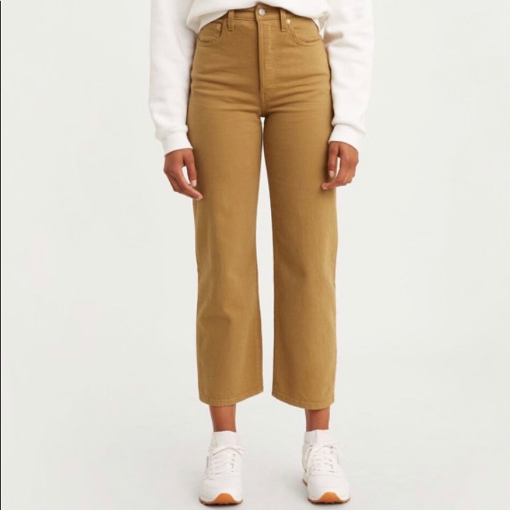 Levi’s. Ribcage straight size 24